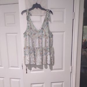 Beautiful Tiered Tie Strap Green Floral Blouse Size Large V Neck Front And Back